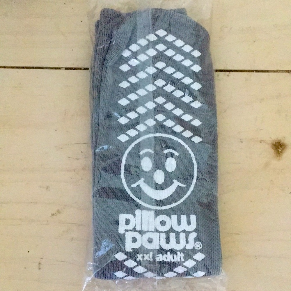 Pillow paws x-tra comfortable gray socks